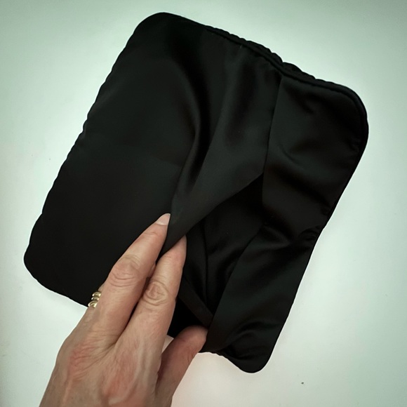 Guerlain satin case travel protection dust for makeup / cosmetics brushes, black - Picture 11 of 16